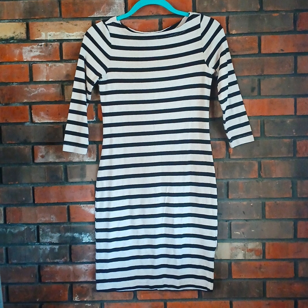 Gap xs Gray and black striped fitted cotton dress